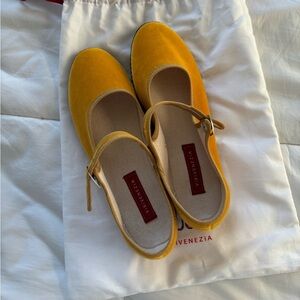 Never Worn ViBi VENEZiA Mary Jane Doge Ballet Flats